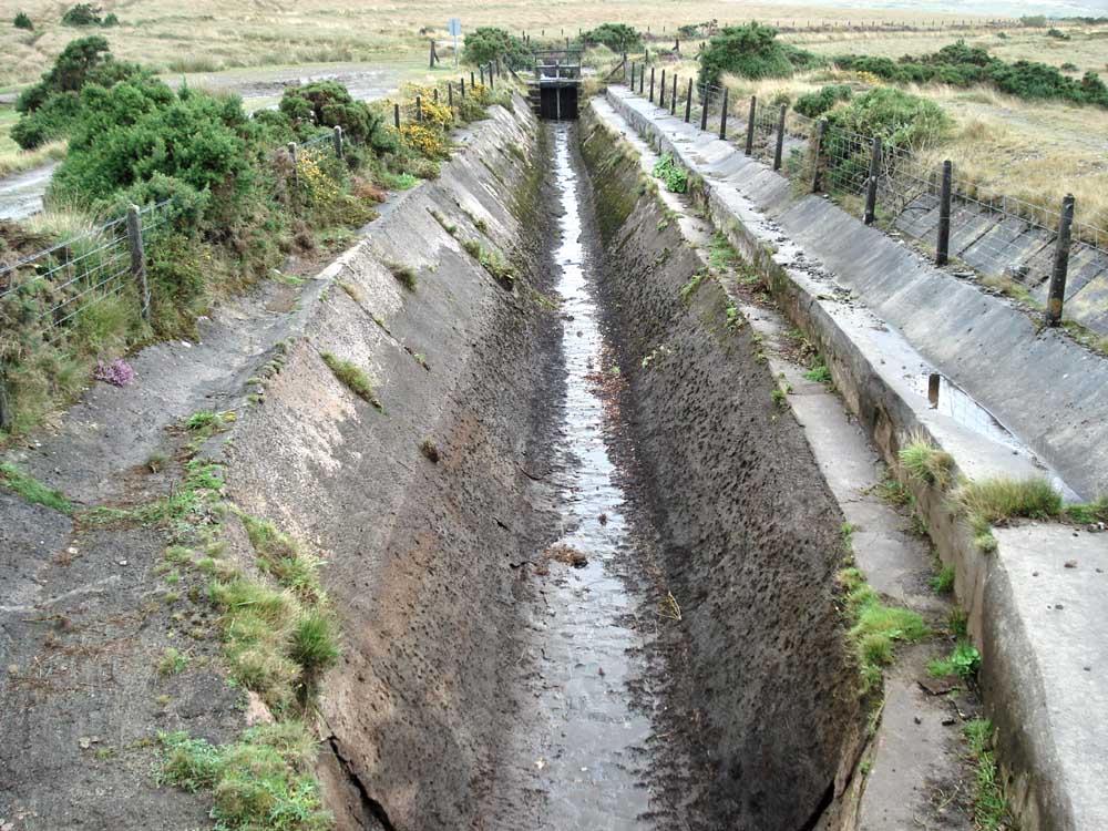 The main inlet area, with a bridge over
