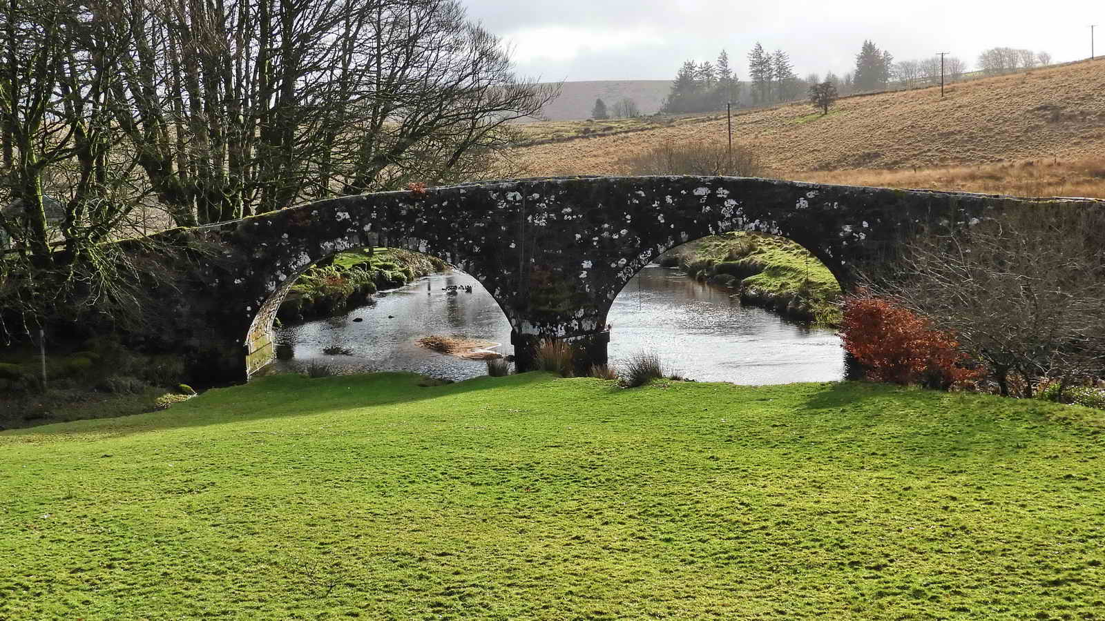 The earlier 1772 turnpike road bridge